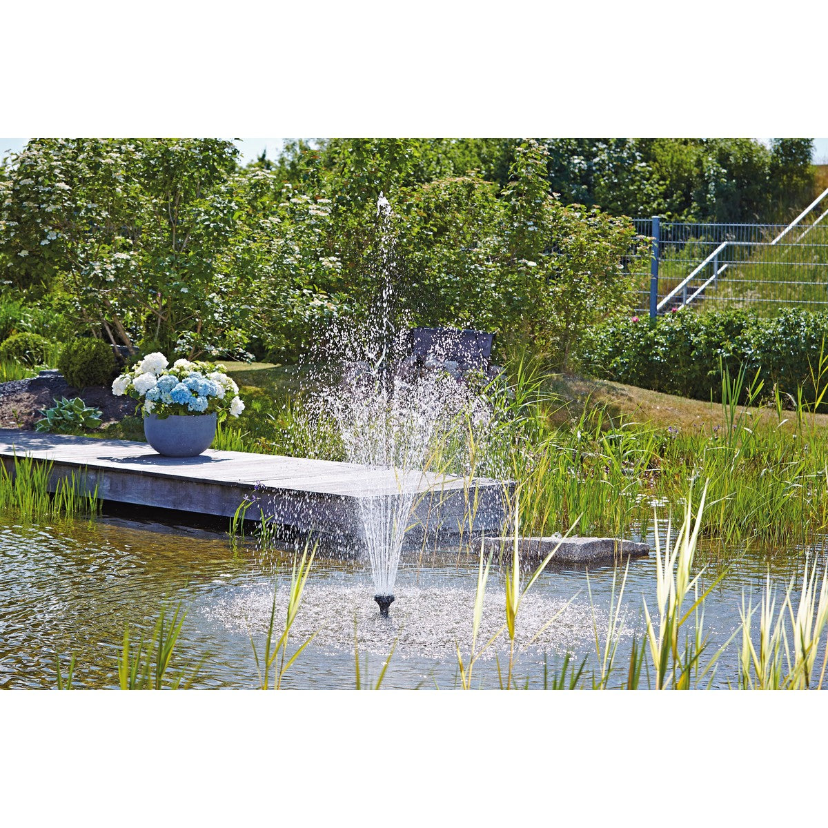 Oase Aquarius Fountain Set Eco Pond and Fountain Pump